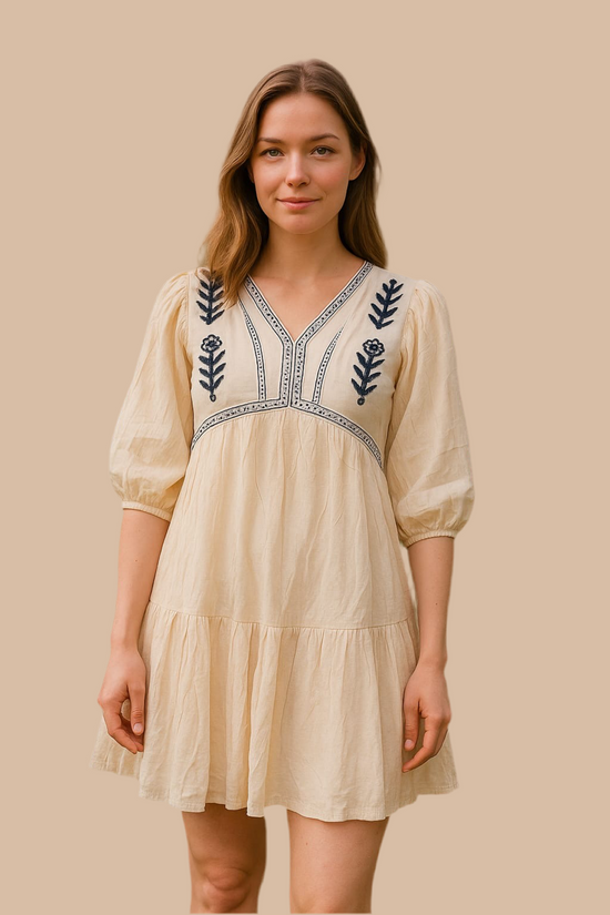 Robe courte blanc cassé