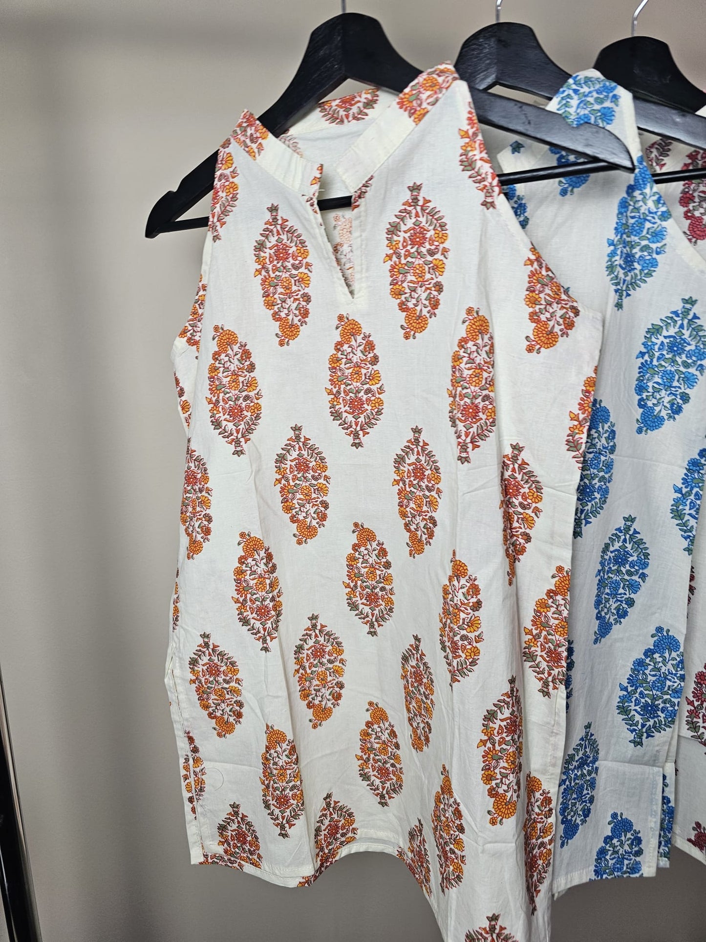 Aarvi Sleeveless Kurti