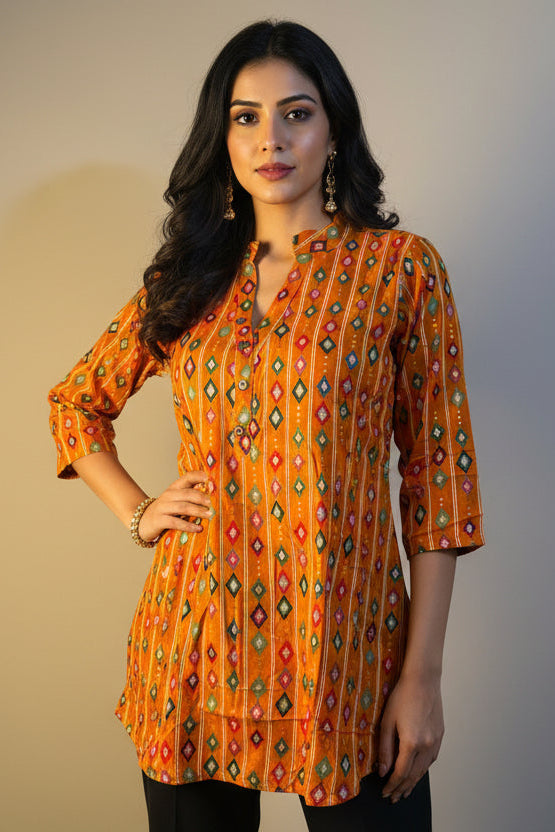 Traditional Short Top with Gold Tint
