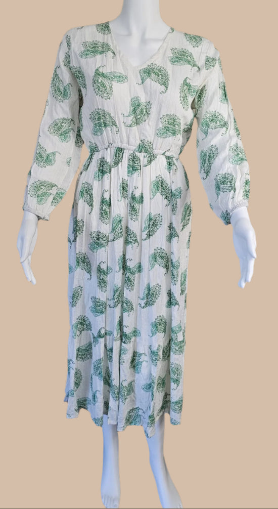 Robe longue vert d'eau et blanche