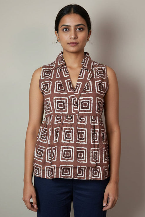 Sleeveless Short Top with Collar Neck