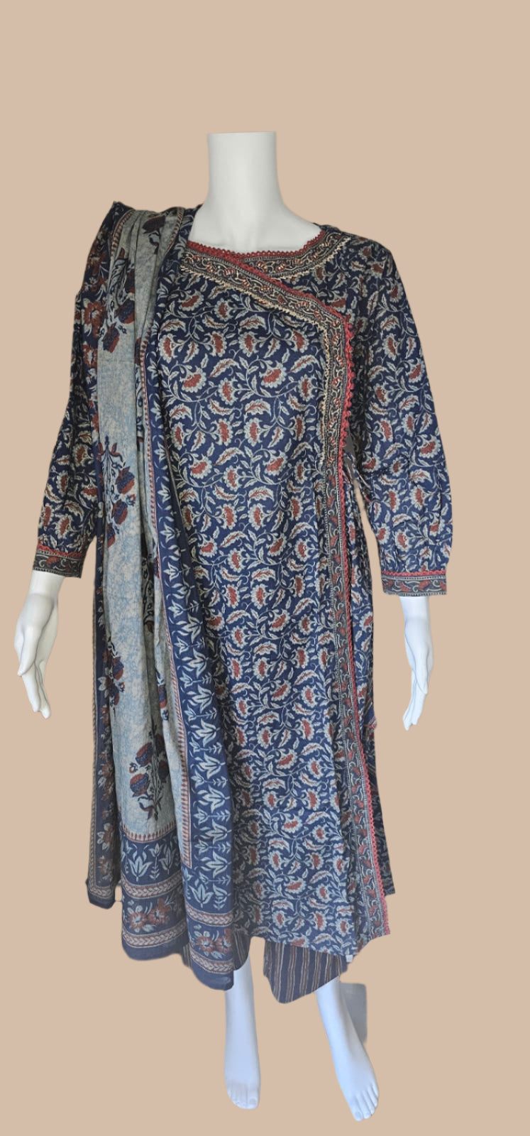 Ensemble tunique trois pièces marron et crème