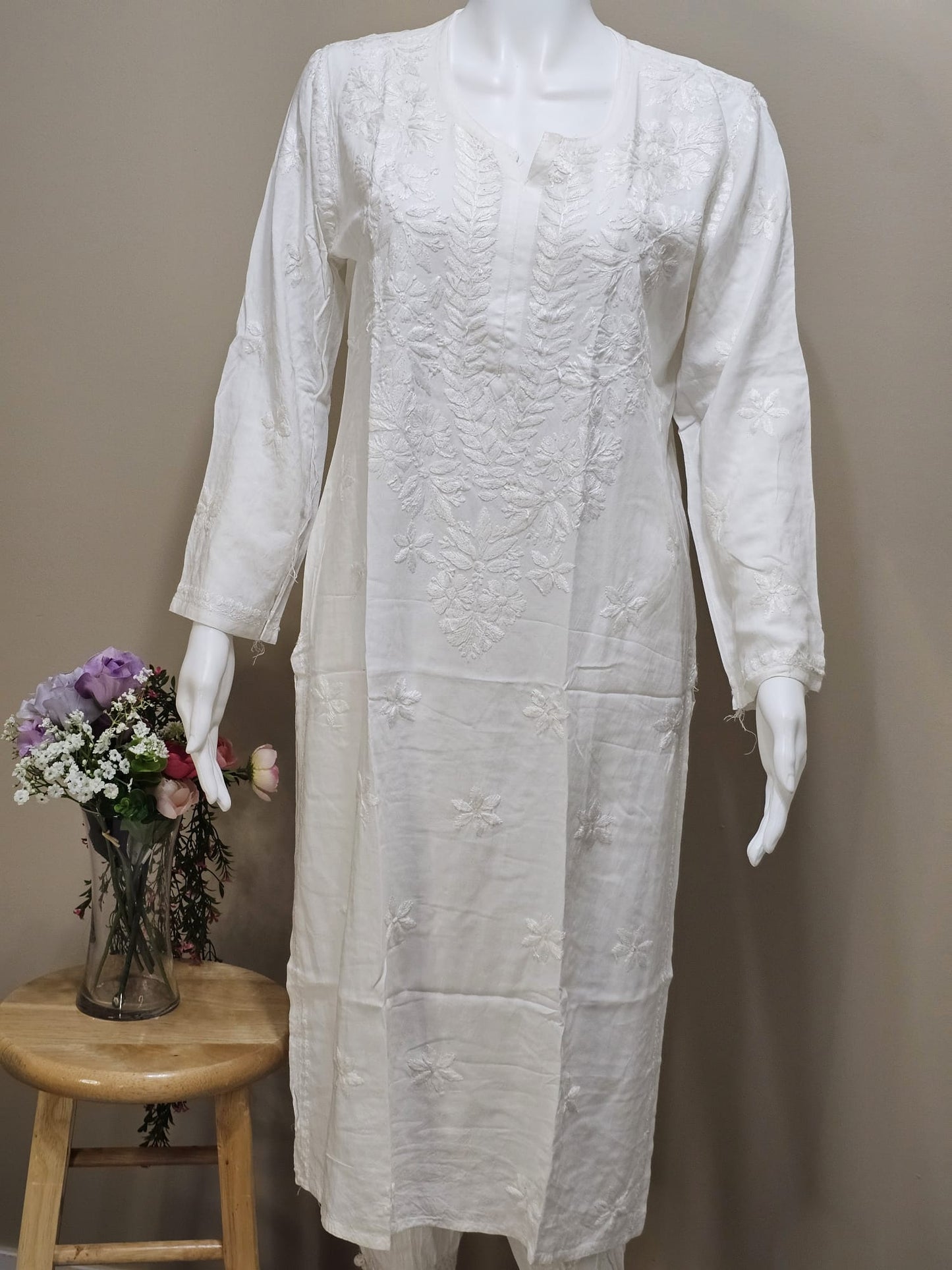 Tunique Chikankari longue unie en rayonne