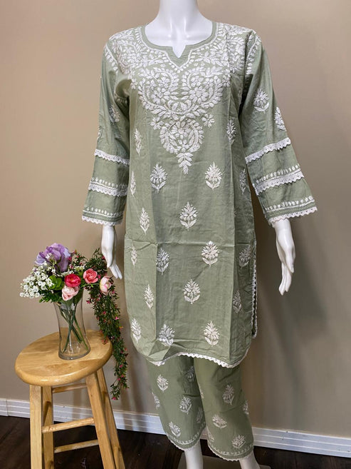 Linen Set with Lace