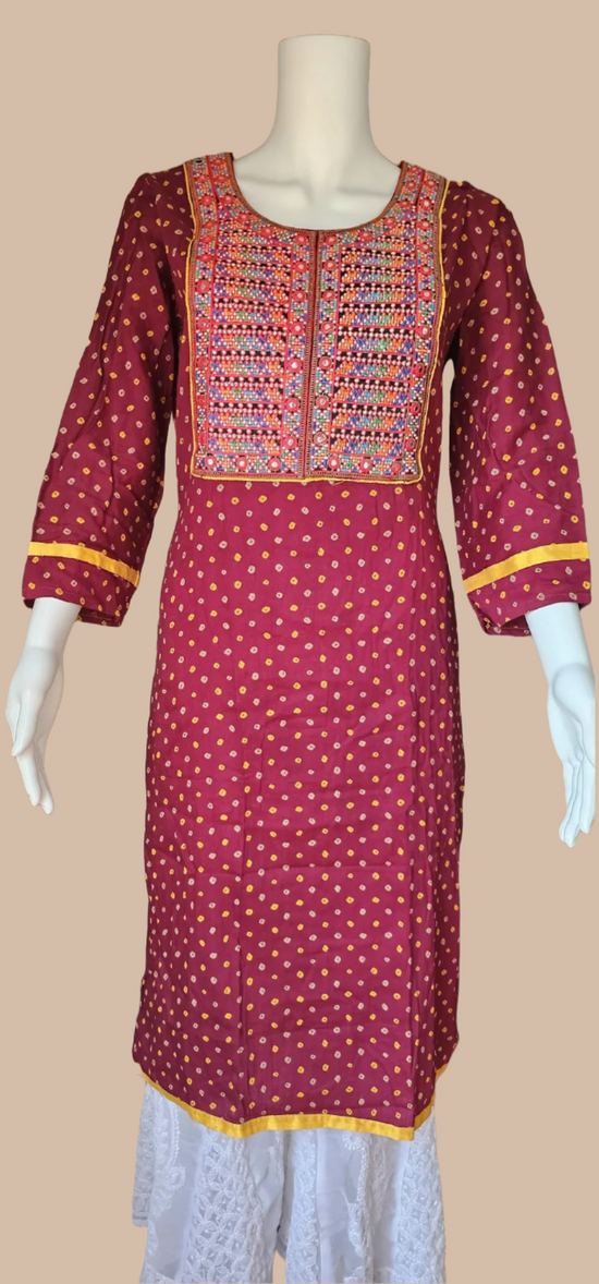Bandhani marron avec tunique à empiècement miroir
